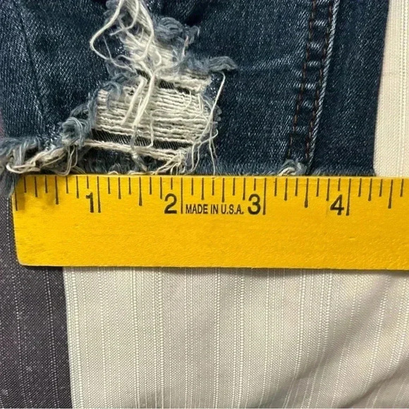 Resfeber Woman’s Boyfriend Distressed Ragged Hem/Cuff Skinny Jeans Size 0 in EUC - Picture 11 of 11